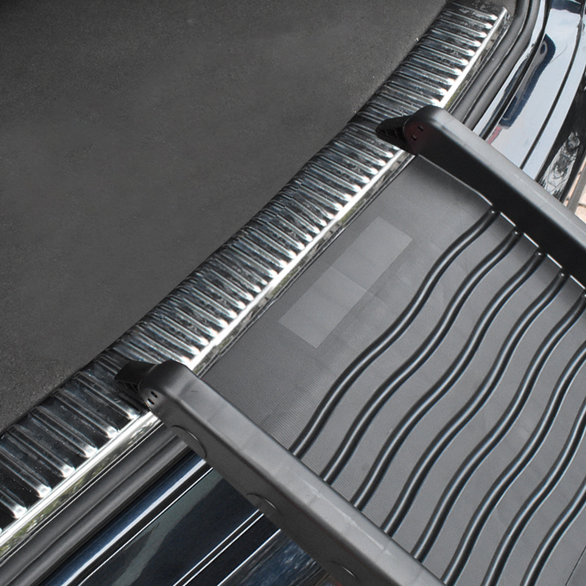 Folding Dog Ramp for Cars, SUVs, & Trucks with Easy Access for Large Dogs