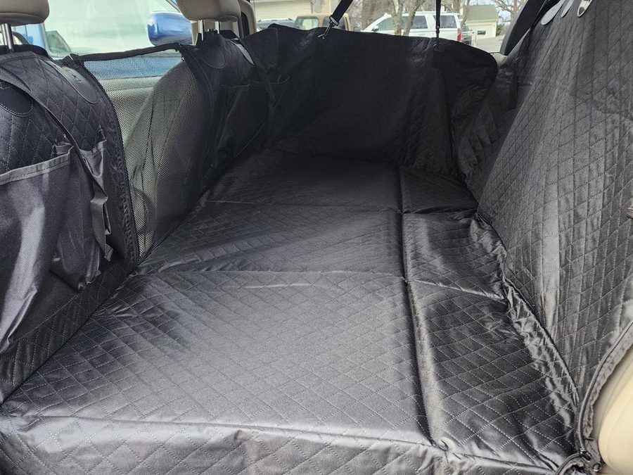 Loop the headrest straps.